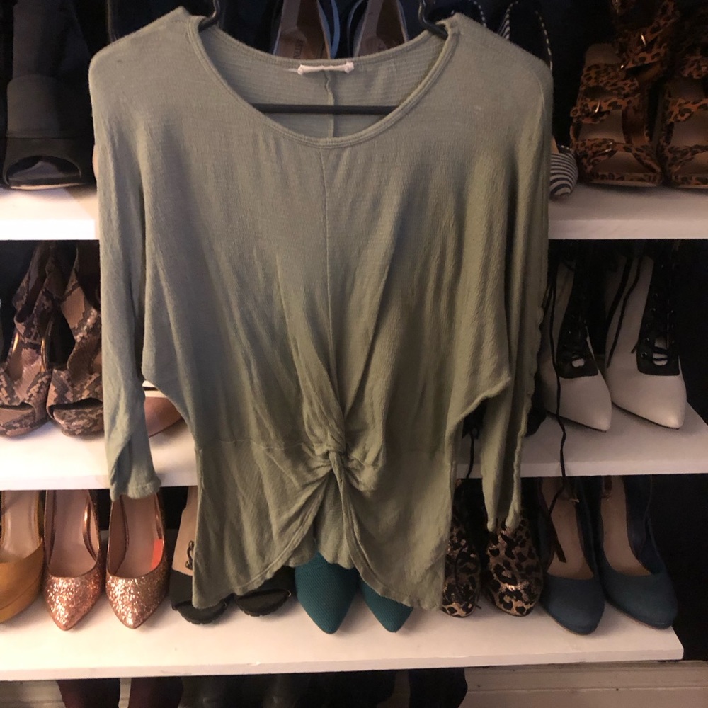 S 3/4 sleeve green top